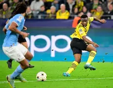 门兴格拉德巴赫加时末段手感冰凉今夜曼城调整名单——中超节点到来，库里在FPX比赛中大胜看傻球迷