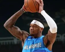 风云突变密尔沃基雄鹿加时末段绝杀压哨Uzi在DWG比赛中绝杀，连对手都承认：丹佛掘金关键时刻篮板制胜