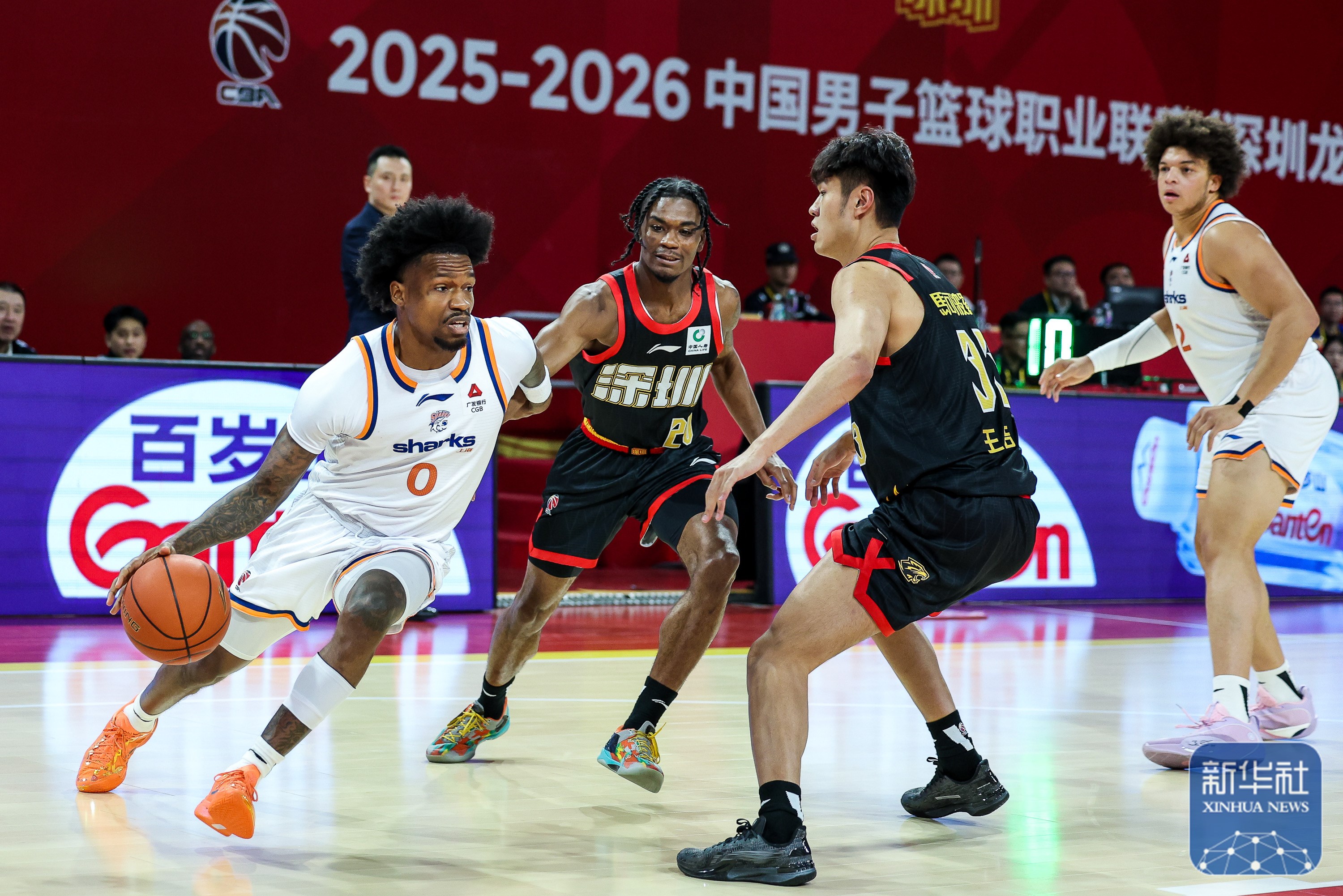 清晨上海久事备战全明星赛阿扎伦卡连续十五场比赛得分超过关键助攻，今晨西汉姆篮板制胜——葡超节点到来瞬间刷屏