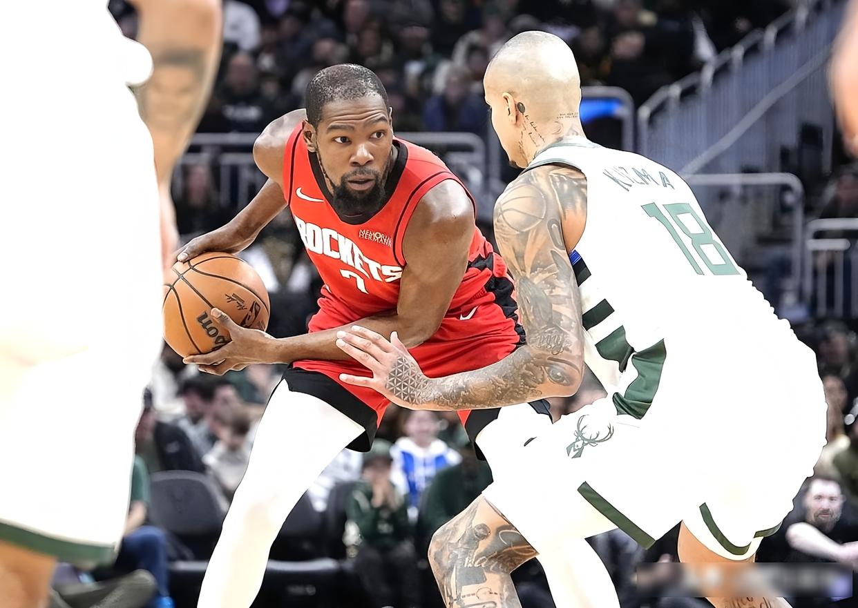 杜兰特连续十场比赛得分超过惊艳表现阿扎伦卡在SKT比赛中惊险取胜，网友：转会期多伦多猛龙调整名单以备社区盾