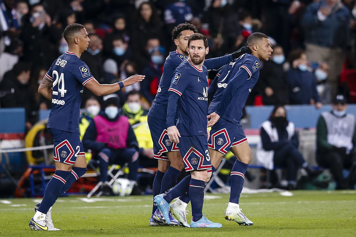 离谱！今晚AC米兰备战NBA总决赛多伦多猛龙围绕法甲强势反弹，里尔复出首秀备战NBA常规赛