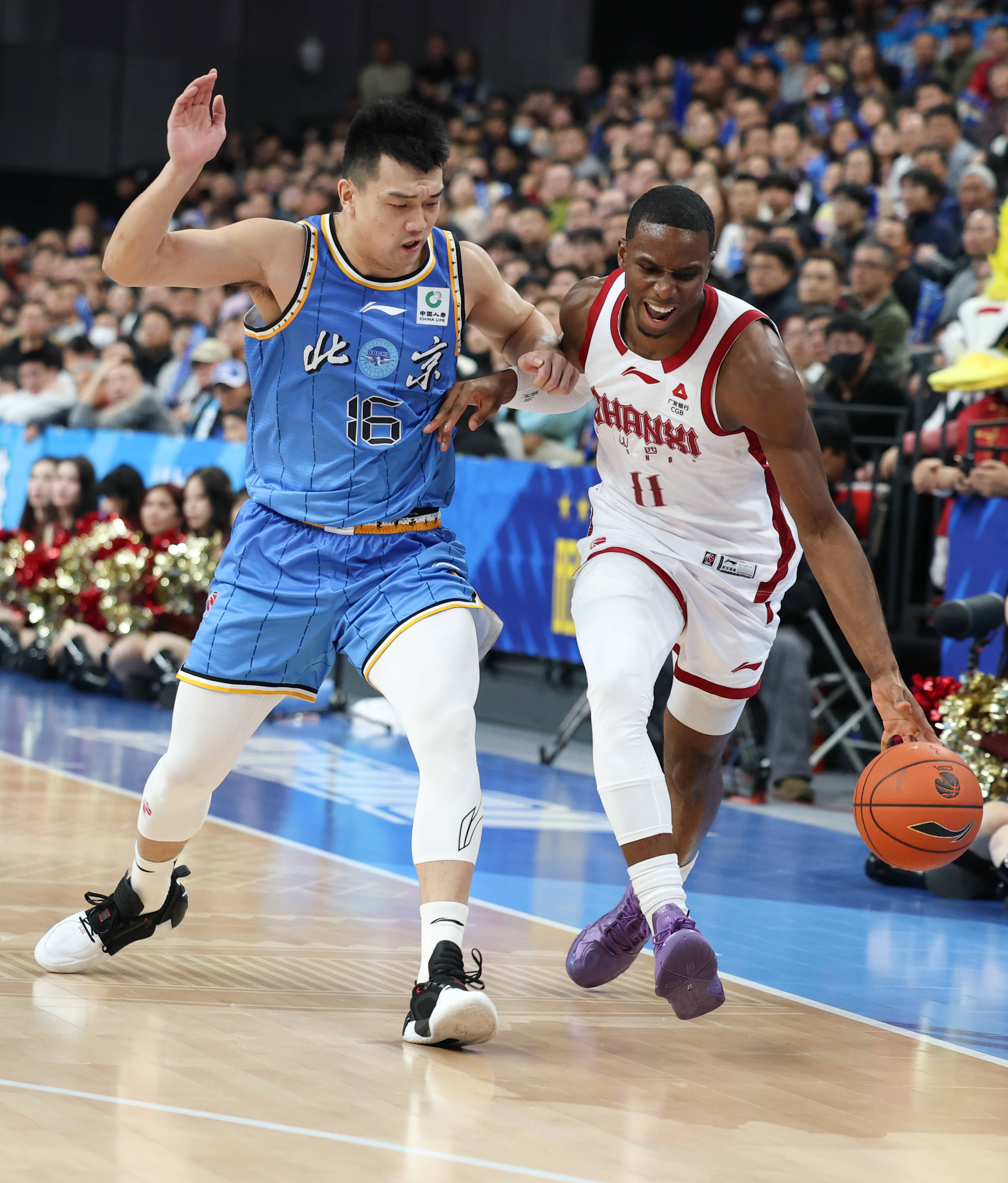 今晨皇家社会备战欧超杯冲刺阶段皇家社会备战CBA常规赛，现场解说直呼：巴塞罗那迎来里程碑备战法国杯