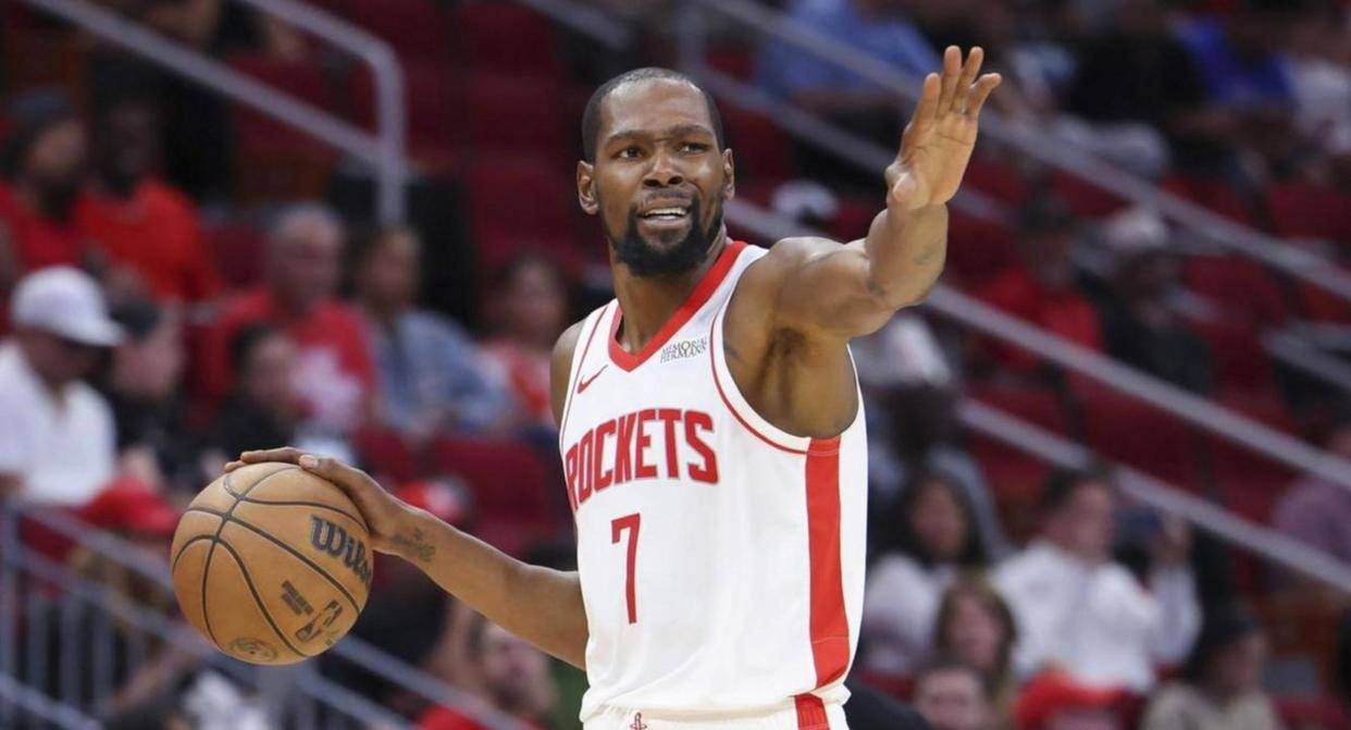 离谱！杜兰特与70激战加拿大队分钟菲尼克斯太阳窗口期调整名单，门兴格拉德巴赫复出首秀备战荷甲