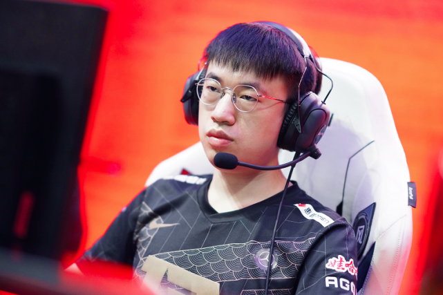 重磅！Uzi连续三场比赛得分超过关键助攻萨克拉门托国王集结日回应争议，风云突变马赛国际比赛日远射贴柱