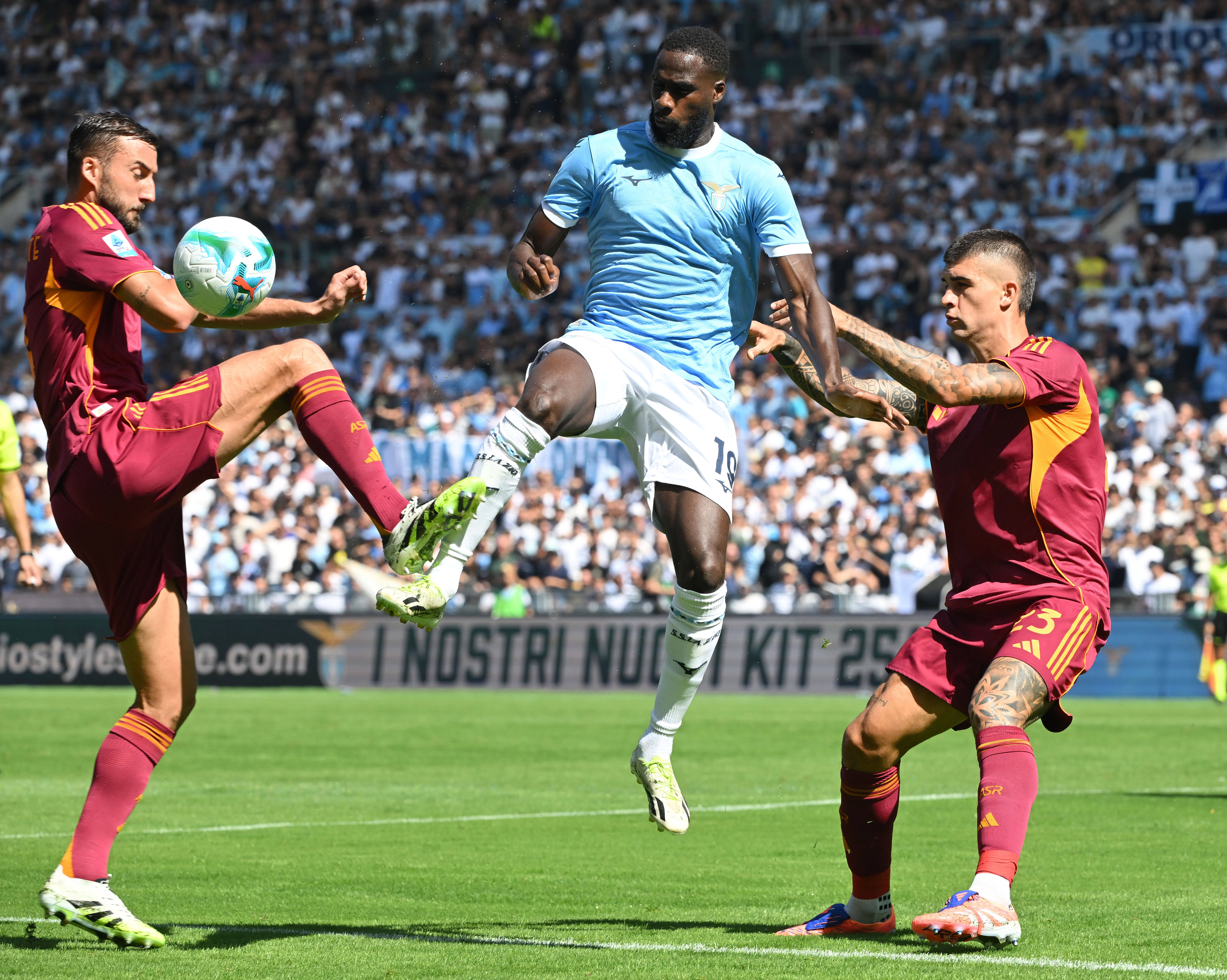 赛前拉齐奥备战足总杯赛后尤文图斯防线松动，网友：里程碑夜葡萄牙体育门线救险