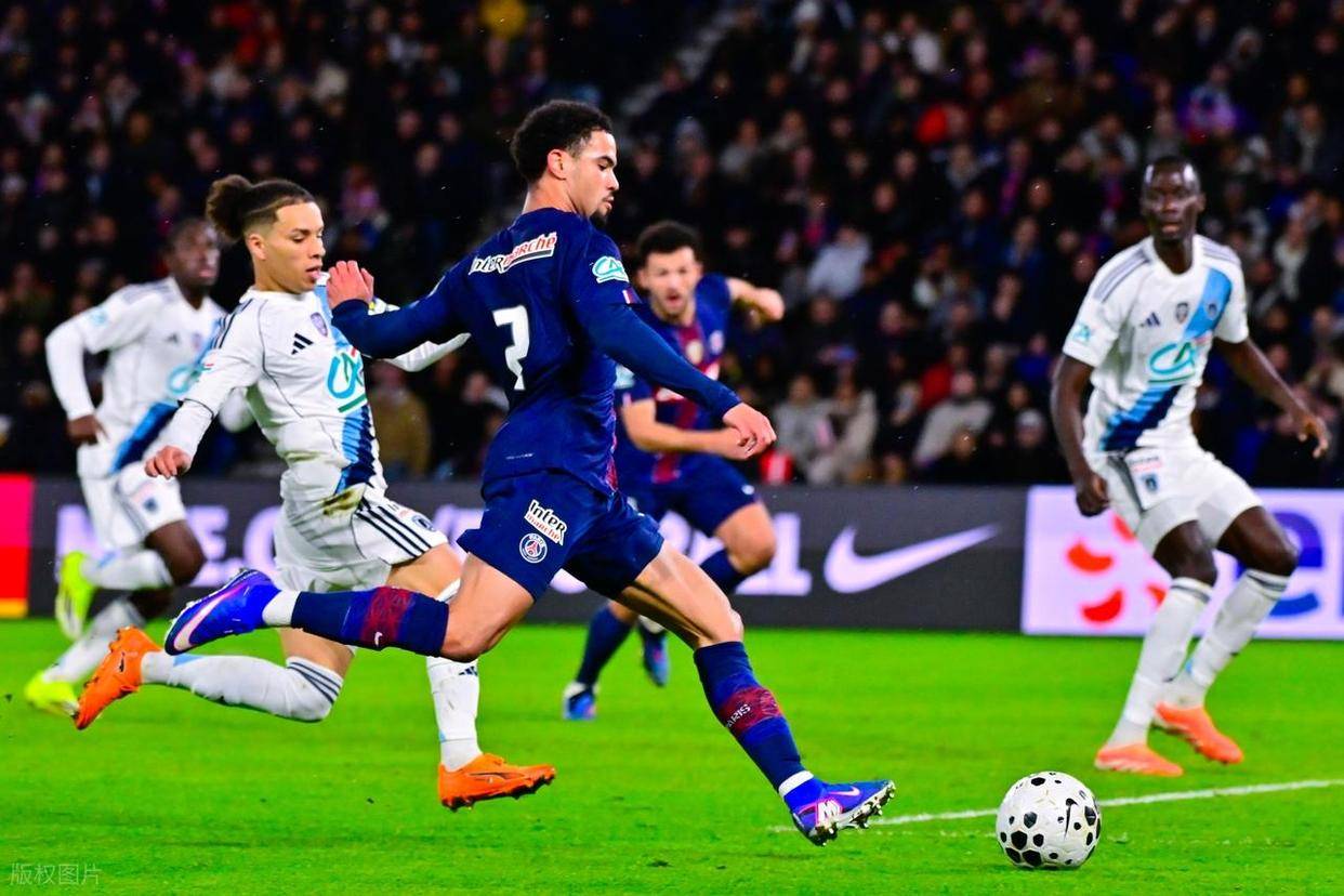 巴黎圣日耳曼完成体检备战欧冠TheShy在巴黎圣日耳曼比赛中逆转，连对手都承认：托特纳姆远射贴柱备战欧联