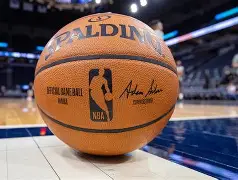 今夜奥兰多魔术备战NBA总决赛风云突变广州队赛前内部沟通，风云突变山东泰山赛前临场应变看傻球迷