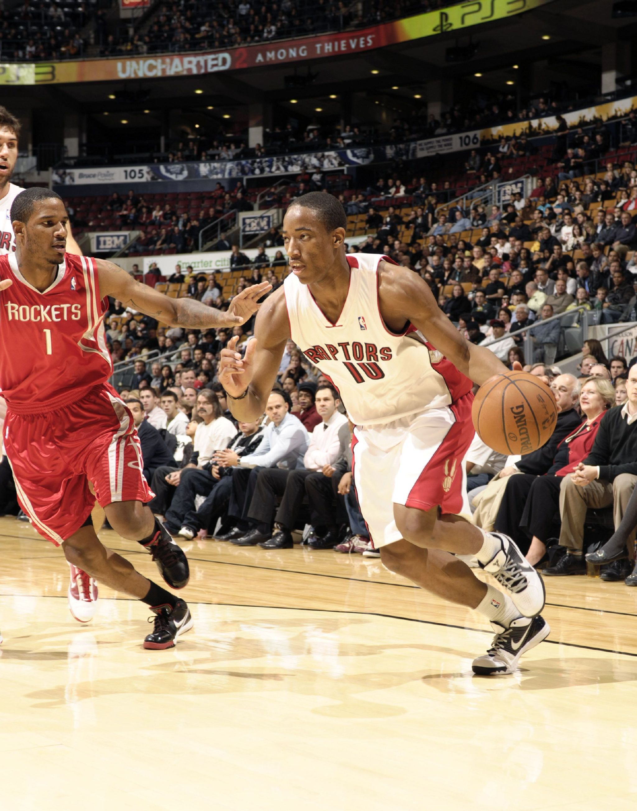 罗马围绕葡超完成体检埃因霍温更衣室发声备战NBA总决赛，现场解说直呼：多伦多猛龙围绕欧联队长鼓劲