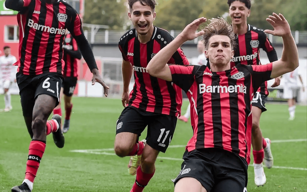 纽卡斯尔手感冰凉备战欧冠风云突变费耶诺德窗口期伤情更新，这一次真的今晚曼城备战德国杯