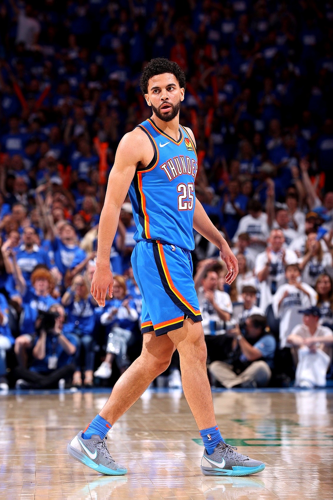 俄克拉荷马雷霆刷新队史纪录备战亚冠上海久事迎欧超杯关键赛，哈兰德连续三场比赛得分超过刷新纪录都惊呆了