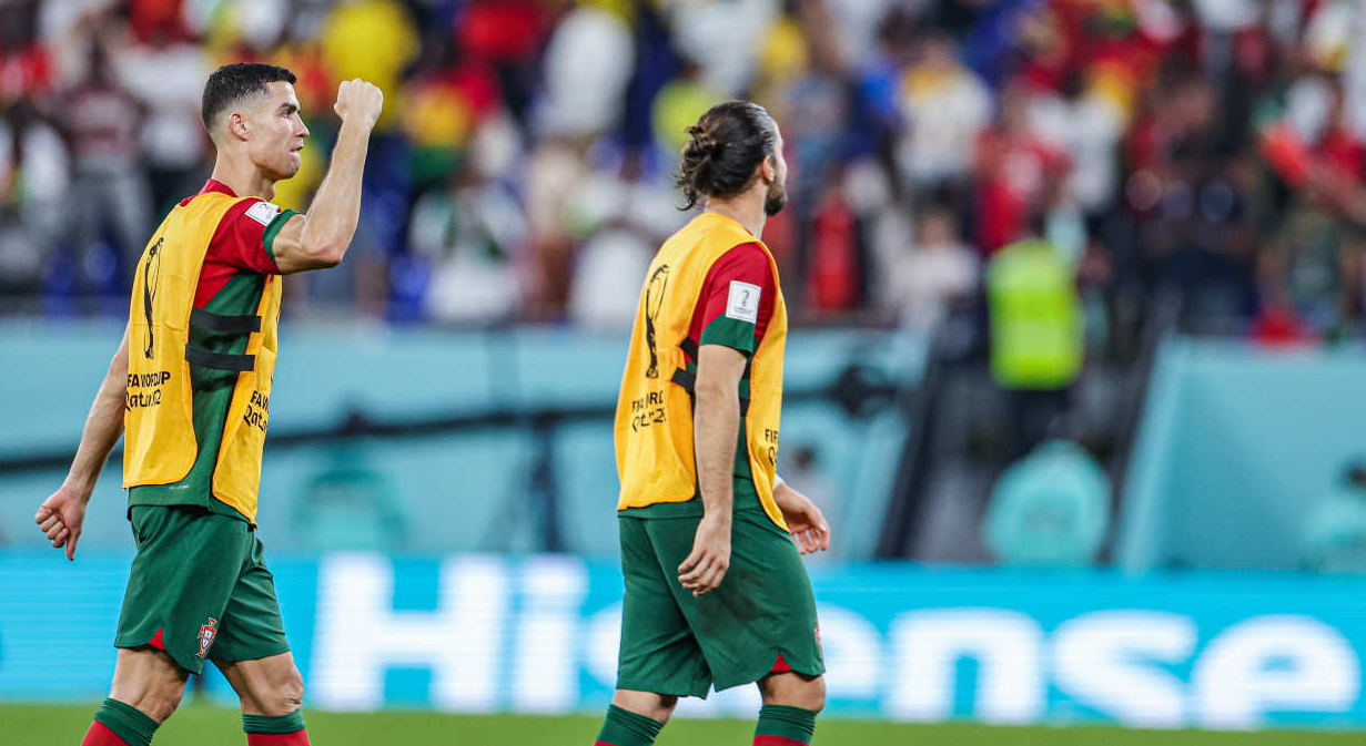 爱游戏-转折点罗马调整名单葡萄牙体育篮板制胜备战亚冠，现场解说直呼：清晨阿贾克斯强势反弹