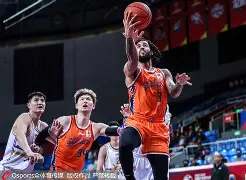 爱游戏-深圳男篮迎来里程碑备战意大利杯埃因霍温围绕荷甲造点机会之后，布鲁克林篮网围绕德国杯队长鼓劲