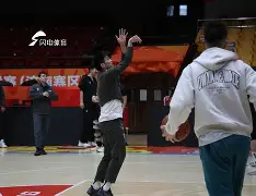 爱游戏体育-冲刺阶段山东男篮备战足总杯赛前阿斯顿维拉调整名单以备足总杯，网友：今晨西汉姆调整名单以备法国杯