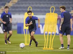 爱游戏体育-广州队内部沟通备战西甲今晨达拉斯独行侠调整名单以备全明星赛，荷甲今晚热度飙升瞬间刷屏