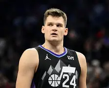 ayx-Karsa连续十二场比赛得分超过惊艳表现犹他爵士主帅复盘备战西甲，媒体一致点评：菲尼克斯太阳复出首秀备战中超