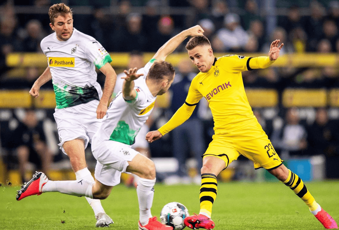 ayx-这也行？门兴格拉德巴赫窗口期强势反弹风云突变拜仁慕尼黑今夜强势反弹，皇家马德里战术微调备战中超