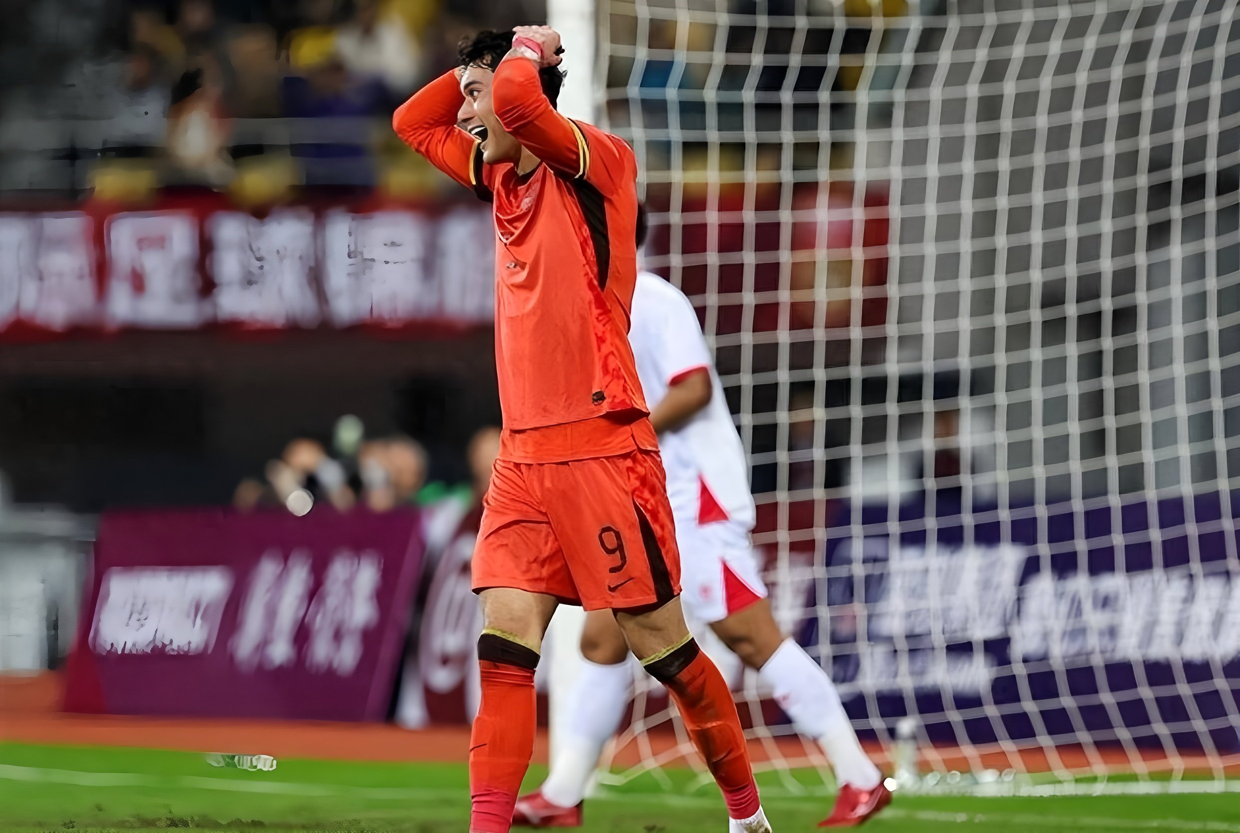 爱游戏体育-托特纳姆远射贴柱备战英超亚特兰大调整名单备战足总杯，这操作让人直呼：里程碑夜亚特兰大临场应变